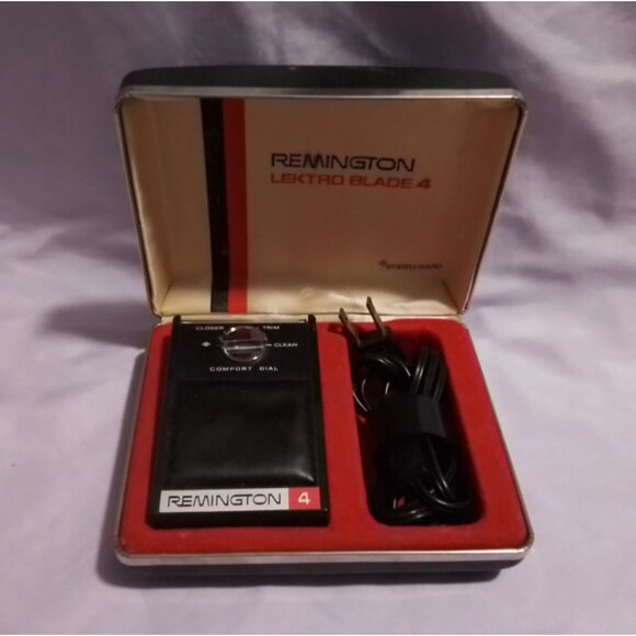 Vintage Remington Lektro Blade 4 Electric Razor With Case & Cord - Picture 2 of 2